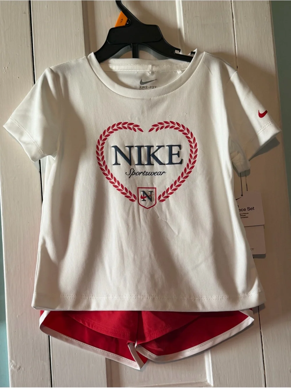 Nike Toddlers' White & Red Sportswear Outfit 4T